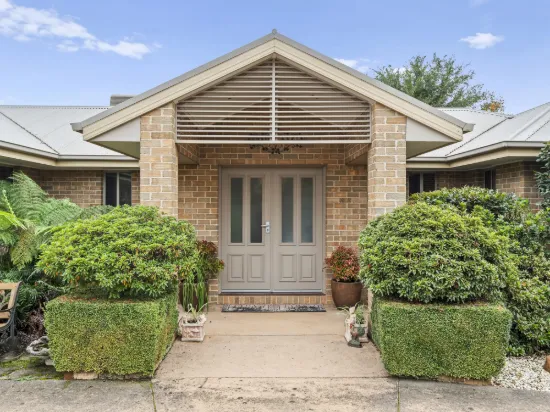 11 Cambridge Drive, Mansfield, Vic 3722