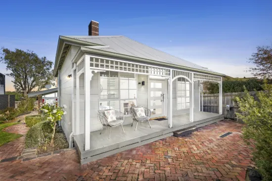11 Camden Road, Newtown, Vic 3220