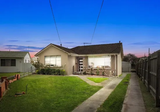 11 Camphor Court, Doveton, Vic 3177