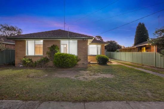 11 Carpenter Street, Wendouree, Vic 3355