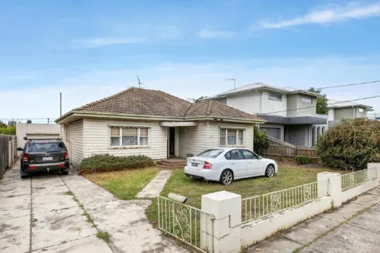 11 Carrington Road, Niddrie, Vic 3042
