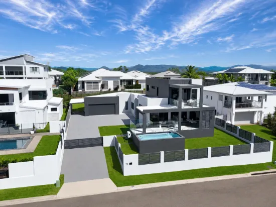 11 Cashell Crescent, Bushland Beach, Qld 4818