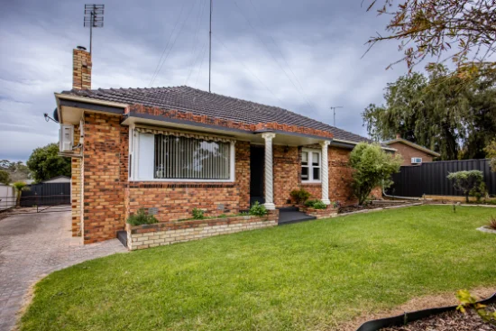 11 Cedar Avenue, Naracoorte, SA 5271 - For Sale