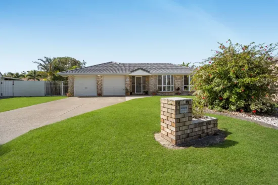 11 Chiltern Place, Sandstone Point, Qld 4511