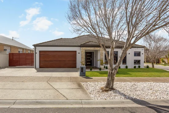 11 Condamine Terrace, Caroline Springs, Vic 3023
