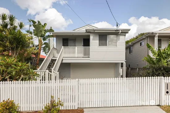 11 Cradock Street, Holland Park, Qld 4121