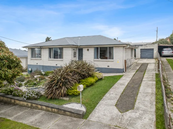 11 Crandon Crescent, Newnham, Tas 7248