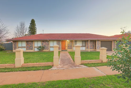 11 Dennis Avenue, Mildura, Vic 3500