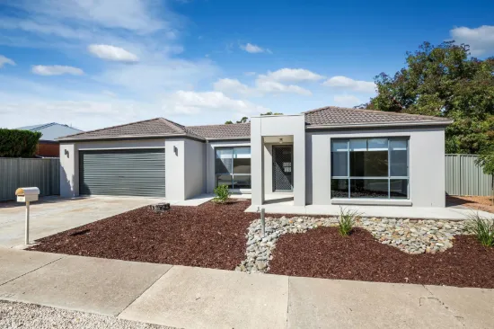 11 Diamond Avenue, White Hills, Vic 3550