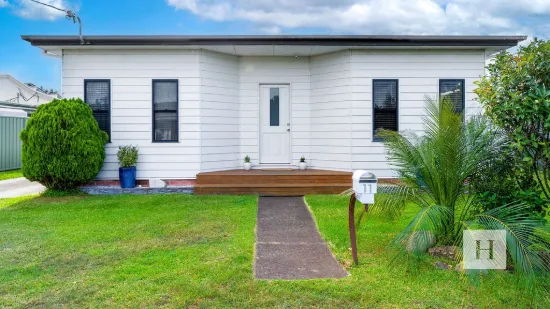 11 Dolphin Avenue, Taree, NSW 2430