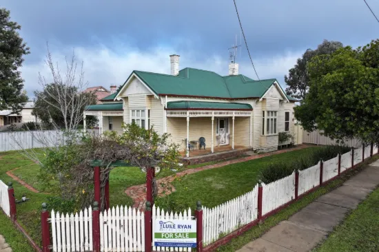 11 Dudley Street, Rochester, Vic 3561