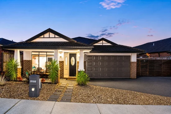 11 Dusky Bells Drive, Cranbourne West, Vic 3977