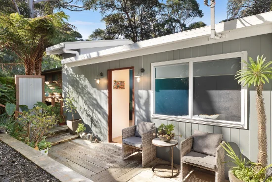 11 Easter Parade, North Avoca, NSW 2260