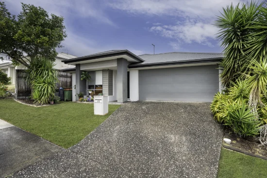 11 Eccles Street, South Ripley, Qld 4306