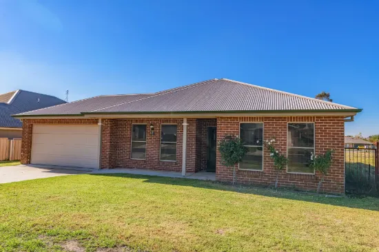 11 Emmaville Street, Orange, NSW 2800