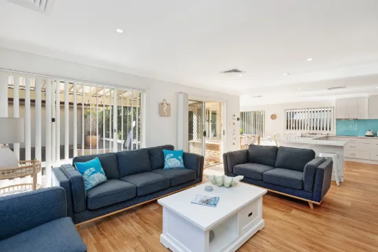 11 Ensenada Road, Copacabana, NSW 2251