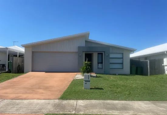 11 Esperance Avenue, Blacks Beach, Qld 4740