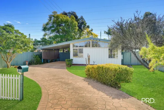 11 Eton Rd, Cambridge Park, NSW 2747
