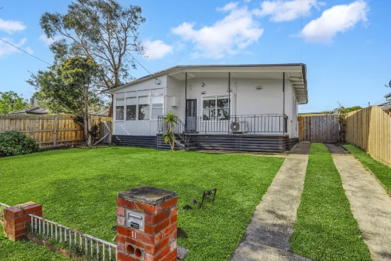 11 Forest Drive, Frankston North, Vic 3200 - For Rent
