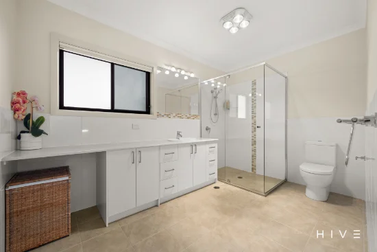 11 Gawler Crescent, Deakin, ACT 2600-Image