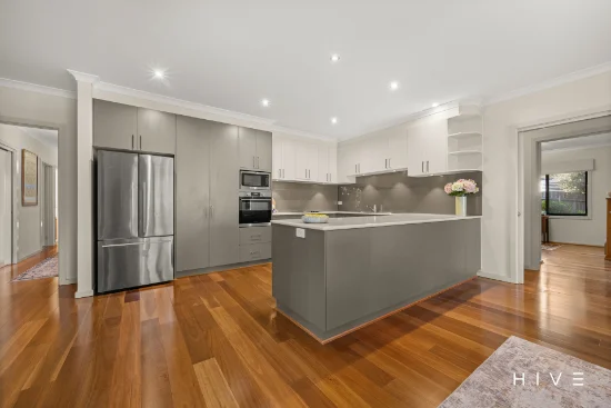 11 Gawler Crescent, Deakin, ACT 2600-Image