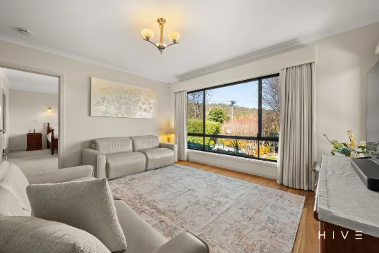 11 Gawler Crescent, Deakin, ACT 2600-Image