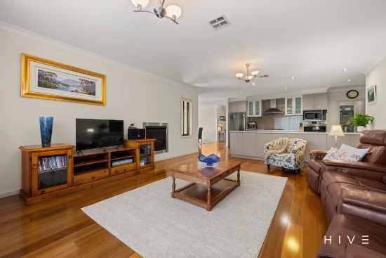 11 Gawler Crescent, Deakin, ACT 2600-Image