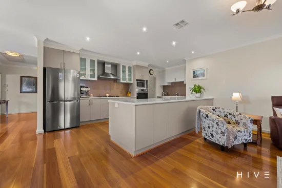 11 Gawler Crescent, Deakin, ACT 2600-Image