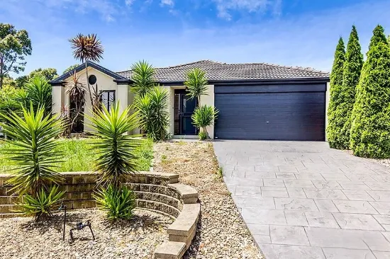 11 Glenshee Drive, Lynbrook, Vic 3975