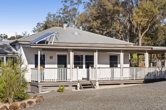 11 Golf Course Road, Goombungee, Qld 4354
