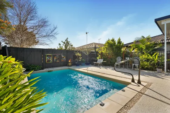 11 Grasstree Place, Ningi, Qld 4511
