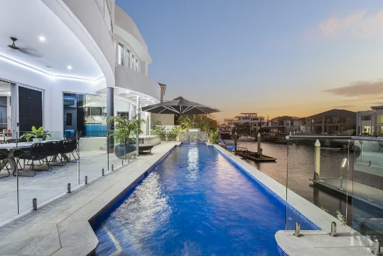 11 Hampton Drive, Sovereign Islands, Qld 4216