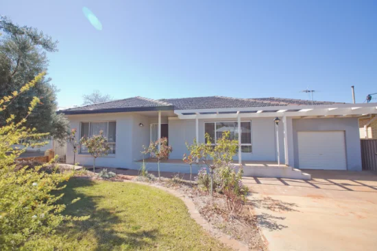 11 Hart Street, Griffith, NSW 2680