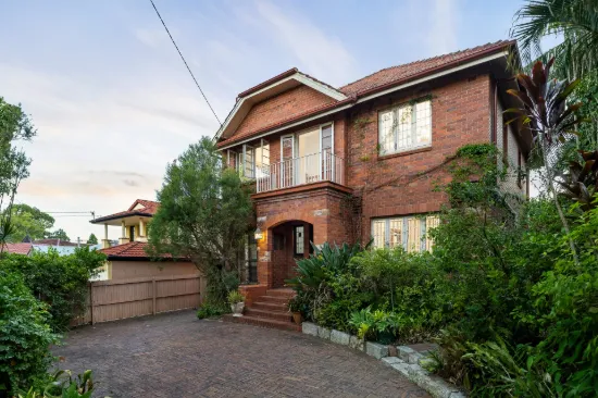 11 Hawken Drive, St Lucia, Qld 4067
