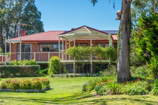11 Heddle Road, Lancefield, Vic 3435