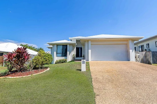 11 Helvellyn St, Bushland Beach, Qld 4818