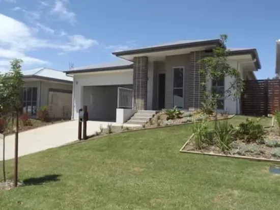 11 Hoop Pine Circuit, Coomera, Qld 4209 - For Rent