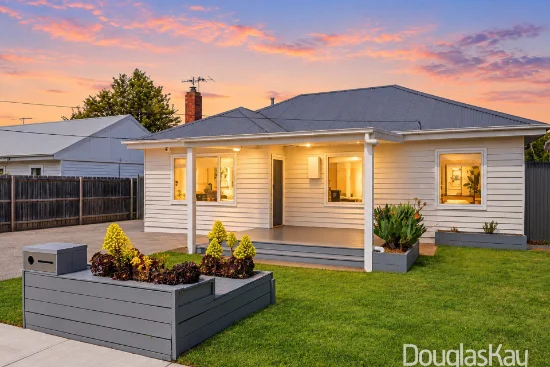 11  Huddersfield Road, Deer Park, Vic 3023