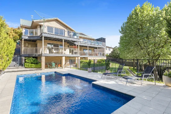 11 Karawatha Circuit, Cooma, NSW 2630
