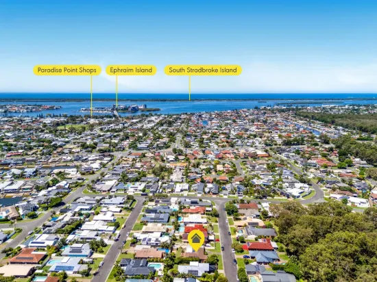11 Lakefield Crescent, Paradise Point, Qld 4216