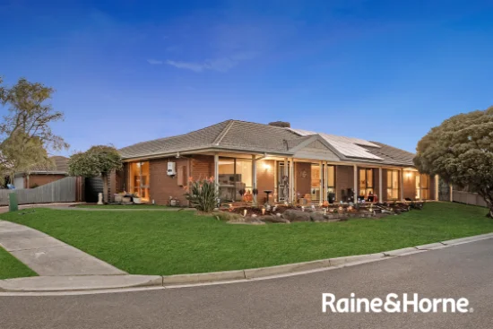 11 Lansell Drive, Cranbourne North, Vic 3977 - For Sale