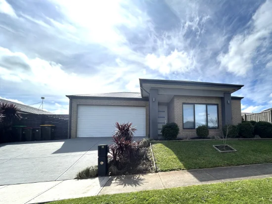 11 Lantana Avenue, Warragul, Vic 3820
