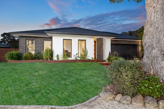 11 Lavery Avenue, Mount Clear, Vic 3350