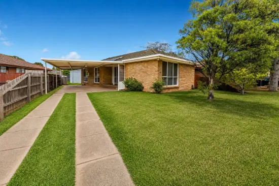 11 Lawson Rd, Melton South, Vic 3338