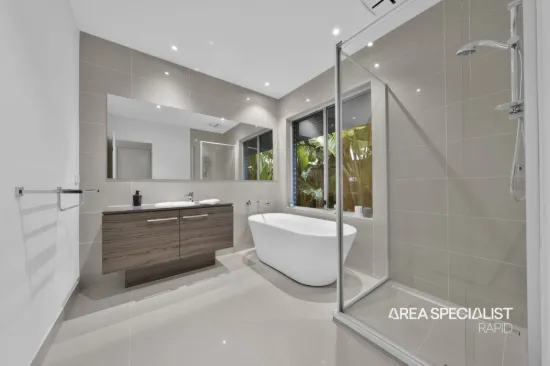 11 Lineham Drive, Cranbourne East, Vic 3977-Image