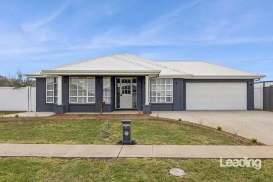 11 Liquidamber Drive, Romsey, Vic 3434