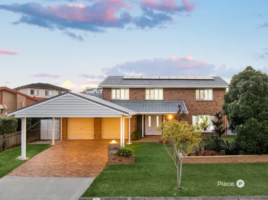 11 Lochleven Street, Carindale, Qld 4152