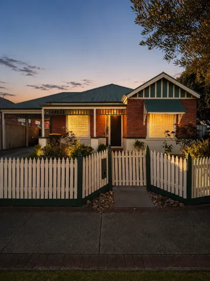 11 Lyme Park Circle, Caroline Springs, Vic 3023