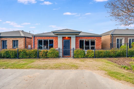 11 Macquarie Road, West Wodonga, Vic 3690