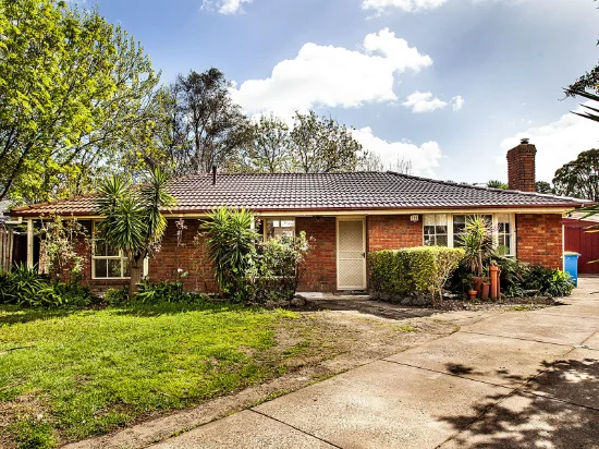 11 Mawson Court, Cranbourne North, Vic 3977